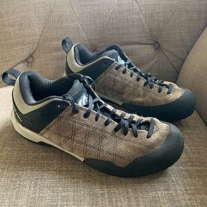 Five Ten Guide Tennie Mens shoes 10.5